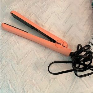 amika hair straightener
